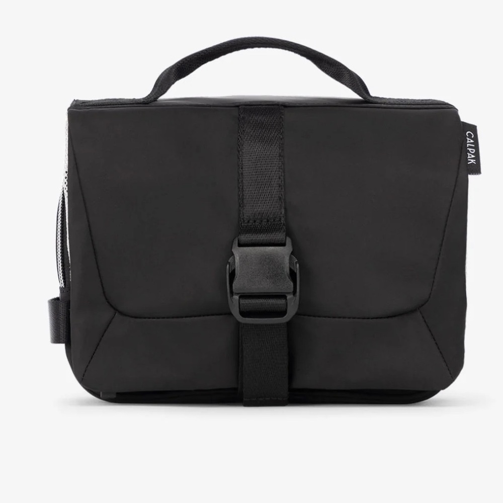 NWT Black CalPak Fit Travel Hanging Toiletry Bag